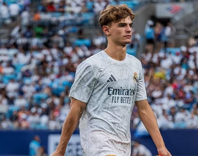 的表现出色 的表现出色